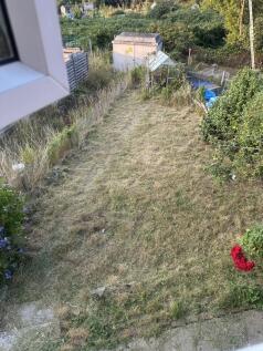 Spacious long garden with plenty of outdoor spa...