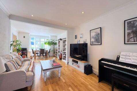 Lounge/dining area