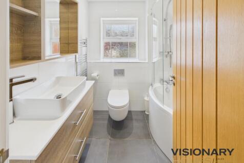 CAM03522G0-PR0217-STILL005