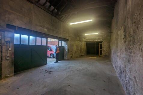 Distribution Warehouse to rent Image 3