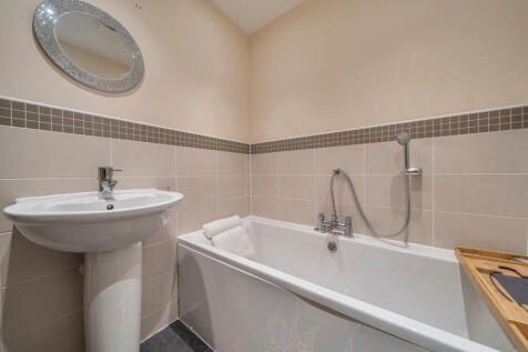 1294256-6-682b4da...