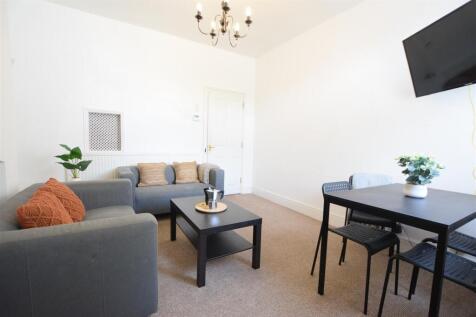 27/28 - Newland Street West - Student House photo 3