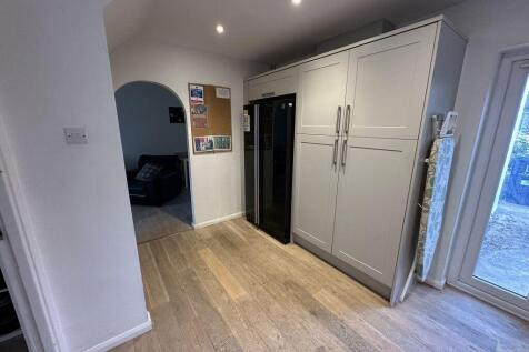 Titup Hall Drive photo 3