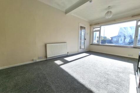 Northfield Way, Swindon, Wiltshire photo 4