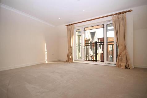 LIVING ROOM .jpg