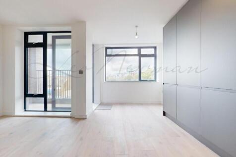 2-bed flat on Caroline Street, Limehouse, E1, £2,300/mo