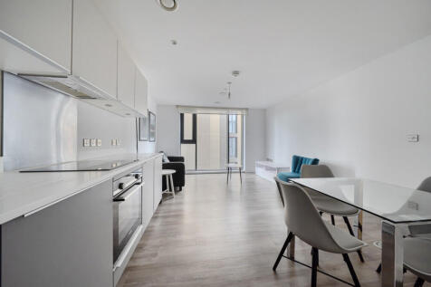 1372133-10-68fa04...