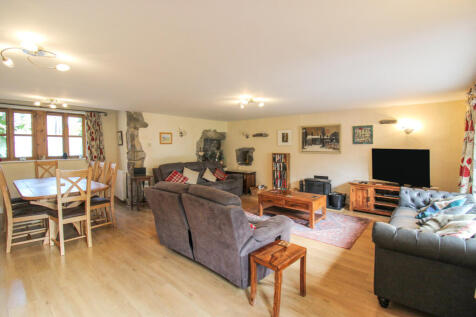 Living/Dining Area