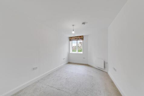 Bolters Lane, Banstead, Surrey, SM7 2AJ photo 3
