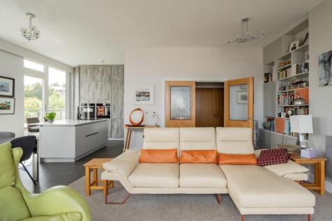 Open Plan Lounge/Dining/Kitchen