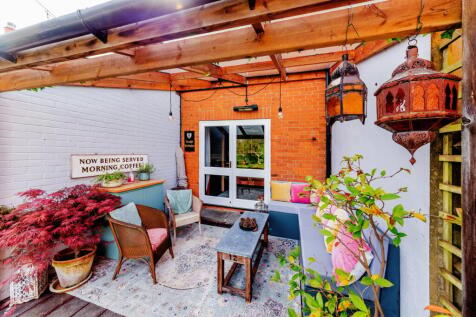 Outdoor Seating Area 