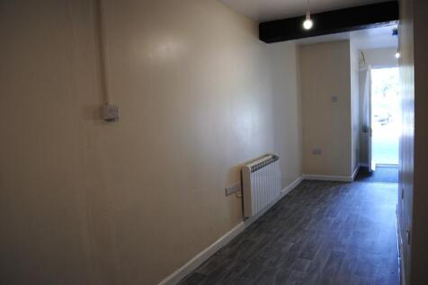 ***2 BEDROOM MAISONETTE TO RENT IN TOWN CENTRE*** photo 4