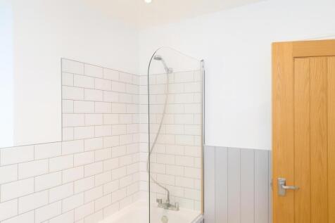 modern_bathroom_corner_marketing