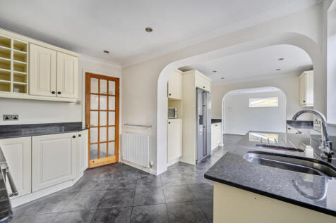 1354809-7-68cac99...