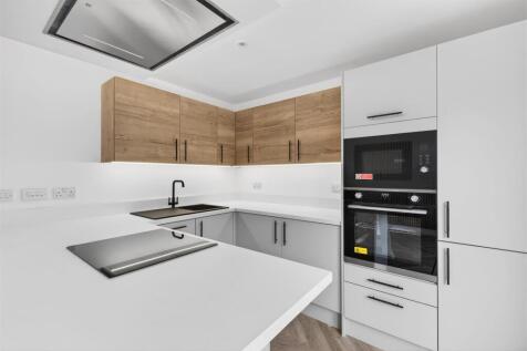 11. Kitchen 2.jpg