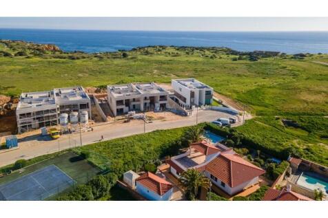 Luxury 4 Bedroom Villa with Sea and Pool Views, Lagos