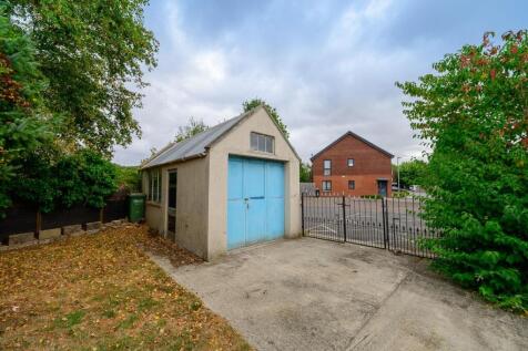 Garage &amp; off street parking.jpg