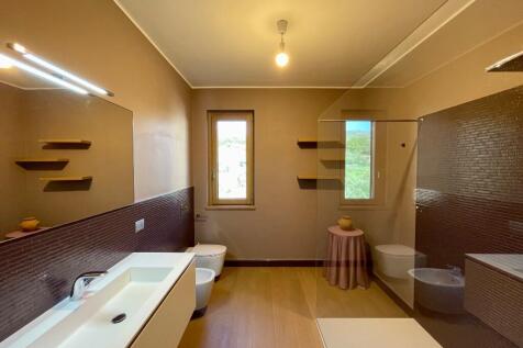 ensuite bathroom