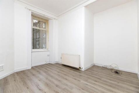 2 Dromore Street, Kirkitnilloch photo 2
