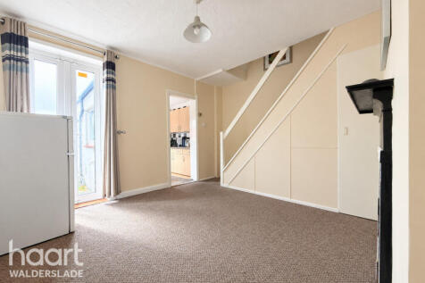 Upper Luton Road, Chatham photo 5