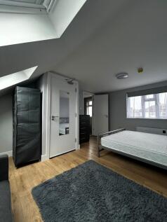 Wadham Gardens, Greenford, UB6 0BT photo 4