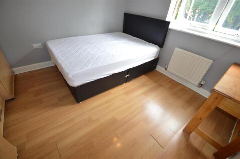 9 Drayton - Bed 4.JPG