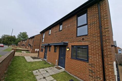 3-bed semi-detached on Redcar Road, Sunderland, £760/mo