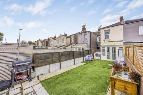 15 Lyndhurst Road, Copnor-PorticoMarketing-SoldBy-