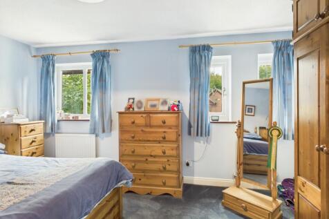 CAM03729G0-PR0110-STILL041