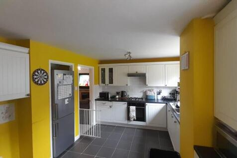 kitchen 2.jpg