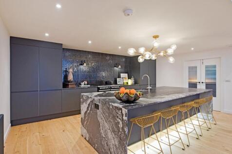 Living Area / Dining Kitchen