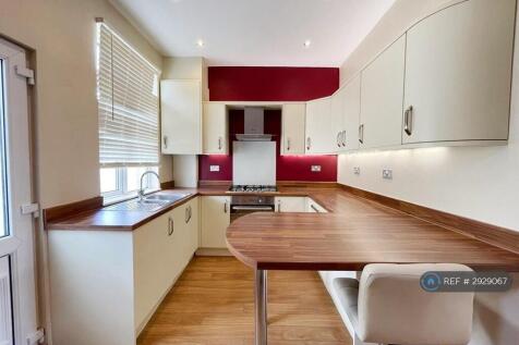Whitworth Road, Rochdale, OL12 photo 3