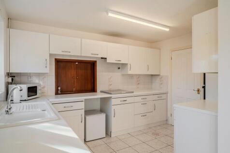 64 Cambria Close-25.jpg