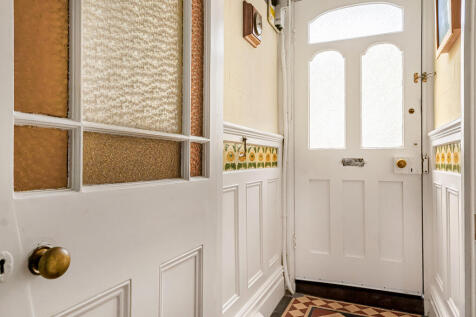 10 Entrance Hall.JPG