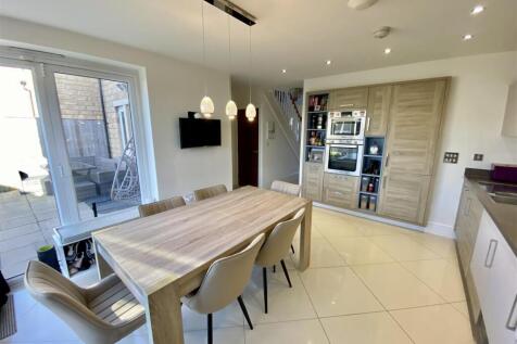 Bramleys Estate Agents - Moorcroft Close - Mirfiel