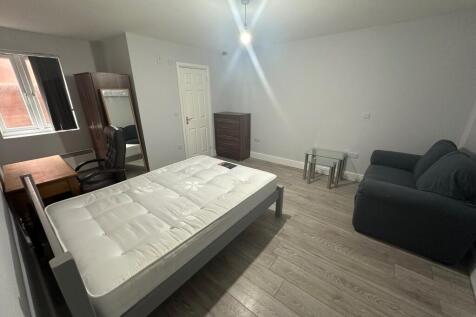 Studio Flat, Bath Street, CV31 3AF  photo 4
