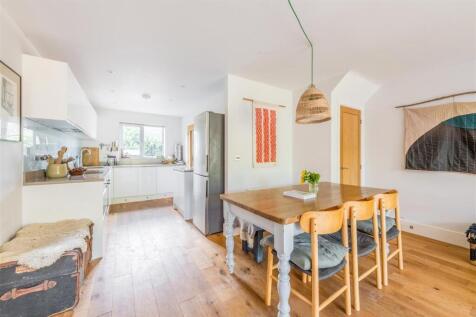 7 Chatfield Close-7.jpg