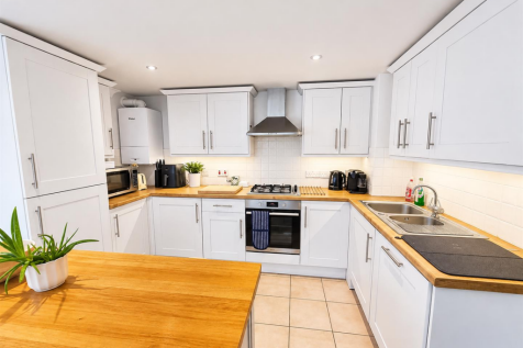 Modern Fitted Kitchen
