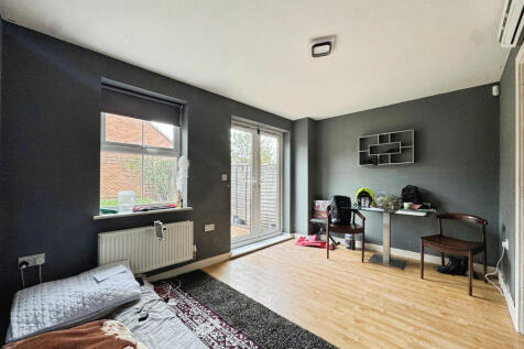 28 Lathkill Street, Market Harborough, LE16 9EY