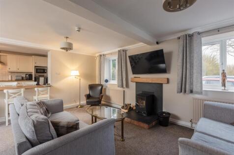 Highcliffe Manor Bungalow-4.jpg