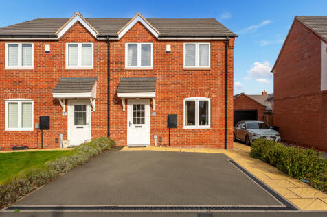 Geraldine Way , Castle Donington . 3 bedroom semi-detached house for sale