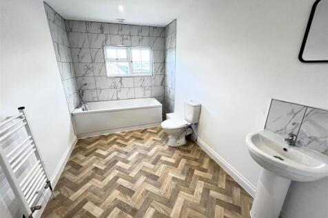 Family Bathroom.jpeg