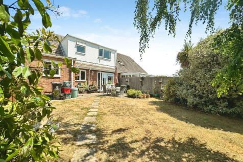 Pyfleet Close 