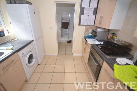 6-bed terraced on Blenheim Road, Reading, £4,110/mo