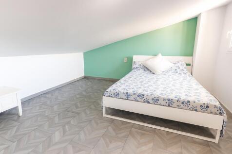 Fourth bedroom on the upper floor