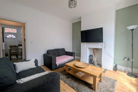 3 beamsley grove lounge 4