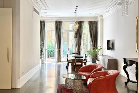 Four Bedrooms | Four Bathrooms | Private Garden |