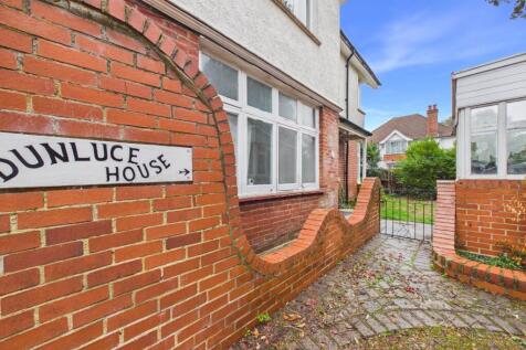 Blackdown Road, Deepcut, Camberley, Surrey, GU16 photo 2
