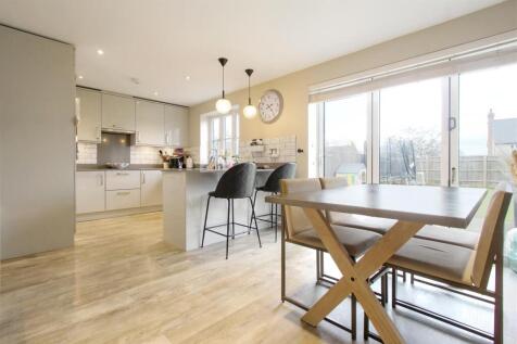 Kitchen Dining.jpg