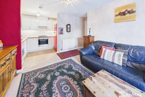 Kitchen Living Area.jpg